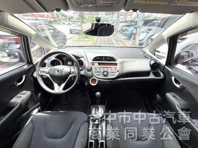 2012年 Honda Fit  1.5 VTi-S 原鈑件 恆溫空調 定速巡航 換檔撥片 日常通勤代步 實用小車首選 