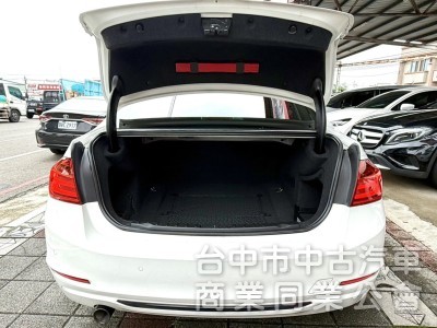 2013年 BMW Sedan 320i Sport 總代理 一手車 原鈑件 雙區恆溫 雙前座跑車座椅 免百萬 輕鬆入主