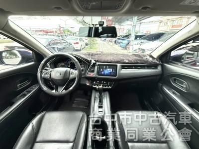 2017年 Honda HR-V 1.8 頂級S版 原鈑件 恆溫空調 I-Key 換檔撥片 靈活大空間 居家小休旅首選