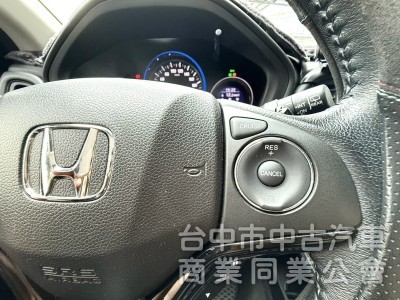 2017年 Honda HR-V 1.8 頂級S版 原鈑件 恆溫空調 I-Key 換檔撥片 靈活大空間 居家小休旅首選