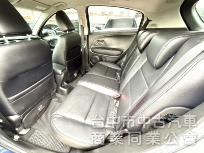 2017年 Honda HR-V 1.8 頂級S版 原鈑件 恆溫空調 I-Key 換檔撥片 靈活大空間 居家小休旅首選