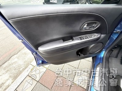 2017年 Honda HR-V 1.8 頂級S版 原鈑件 恆溫空調 I-Key 換檔撥片 靈活大空間 居家小休旅首選