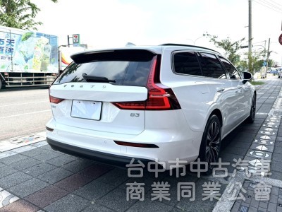 2024年式 Volvo V60 Plus B3 2.0 輕油電 原鈑件 僅跑2萬 ACC 環景  瑞典旅行車 原廠保固