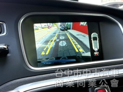 2016年式 Volvo V40 T3 豪華版 原鈑件 僅跑5萬公里 記憶電動座椅 自動停車 魅力十足 瑞典小坦克
