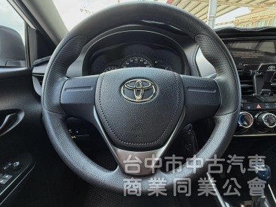 2021年 Toyota Vios 1.5 經典版 原鈑件 僅跑1萬公里 適合家庭 日常通勤代步的安心首選