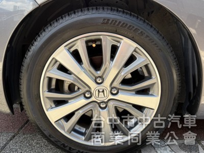 2016年 Honda FIT 1.5 S版 恆溫空調 換檔撥片 定速 安卓大螢幕 超人氣小車 首購族小家庭代步首選