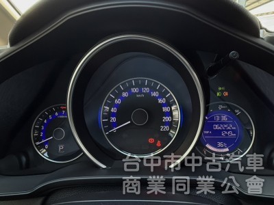 2016年 Honda FIT 1.5 S版 恆溫空調 換檔撥片 定速 安卓大螢幕 超人氣小車 首購族小家庭代步首選