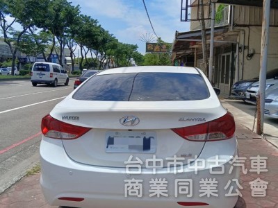 2013年 Hyundai Elantra 1.8 GLS 豪華型 原鈑件 雙區恆溫 影音 倒車顯影 漂亮認證車 可全貸