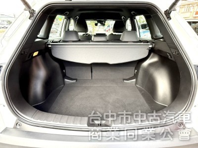 2025年式 Toyota Corolla Cross 1.8 Hybrid 旗艦型 原鈑件 高質感油電神車 原廠保固中