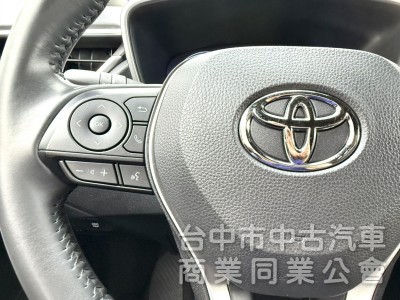 2025年式 Toyota Corolla Cross 1.8 Hybrid 旗艦型 原鈑件 高質感油電神車 原廠保固中