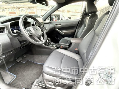 2025年式 Toyota Corolla Cross 1.8 Hybrid 旗艦型 原鈑件 高質感油電神車 原廠保固中