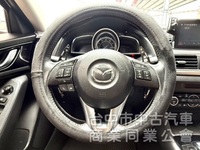 2016年式 Mazda 3 5D 頂級型 2.0 原鈑件 電動天窗 恆溫 換檔撥片 日本原裝進口 帥氣代步車首選