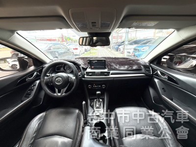 2016年式 Mazda 3 5D 頂級型 2.0 原鈑件 電動天窗 恆溫 換檔撥片 日本原裝進口 帥氣代步車首選