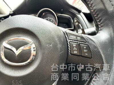 2016年式 Mazda 3 5D 頂級型 2.0 原鈑件 電動天窗 恆溫 換檔撥片 日本原裝進口 帥氣代步車首選