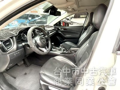 2016年式 Mazda 3 5D 頂級型 2.0 原鈑件 電動天窗 恆溫 換檔撥片 日本原裝進口 帥氣代步車首選