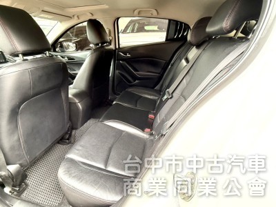 2016年式 Mazda 3 5D 頂級型 2.0 原鈑件 電動天窗 恆溫 換檔撥片 日本原裝進口 帥氣代步車首選