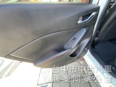 2016年式 Mazda 3 5D 頂級型 2.0 原鈑件 電動天窗 恆溫 換檔撥片 日本原裝進口 帥氣代步車首選