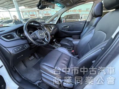2019年 KIA Carens 2.0 汽油旗艦版 原鈑件 里程5萬 全景天窗 環景 盲點 舒適大空間 高顏值跨界休旅
