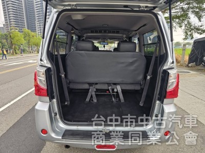 2022年 菱利 A180 廂車(自排) 8人座 原鈑件 里程4萬 加裝車頂置放架 空間大 家庭出遊 公司用車都適宜