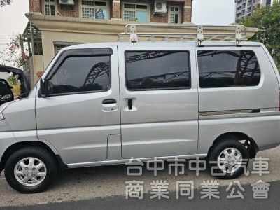 2022年 菱利 A180 廂車(自排) 8人座 原鈑件 里程4萬 加裝車頂置放架 空間大 家庭出遊 公司用車都適宜