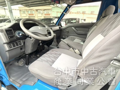 2017年 中華 得利卡 2.4 手排 貨車 原鈑件 只跑9萬公里 車況好 引擎硬挺 好開有力 創業的好幫手