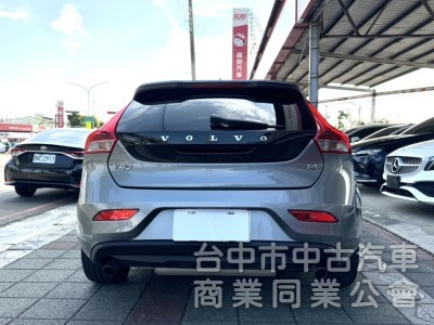 2015年 VOLVO V40 T4 1.6 豪華版 雙區恆溫 渦輪增壓 自動停車 電動座椅 北歐經典質感掀背小車