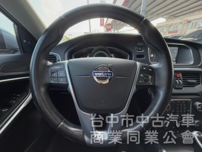 2015年 VOLVO V40 T4 1.6 豪華版 雙區恆溫 渦輪增壓 自動停車 電動座椅 北歐經典質感掀背小車