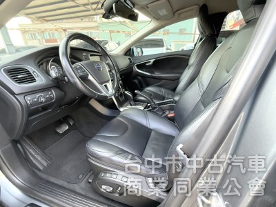 2015年 VOLVO V40 T4 1.6 豪華版 雙區恆溫 渦輪增壓 自動停車 電動座椅 北歐經典質感掀背小車