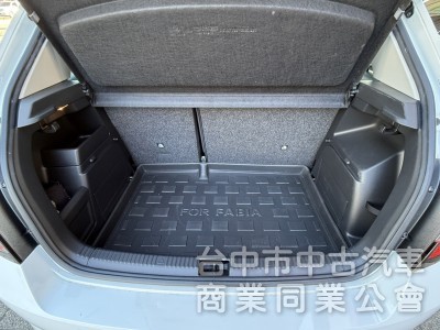 2016年 SKODA Fabia 1.2 TSI 原鈑件 僅跑5萬公里 I-Key 定速 渦輪增壓 歐系時尚掀背小車