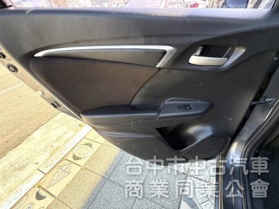 2015年 Honda Fit 1.5 VTi-S 認證車 恆溫 換檔撥片 定速 影音 都會靈巧代步小車