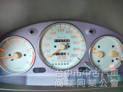03日產馬曲1.3五門小轎車