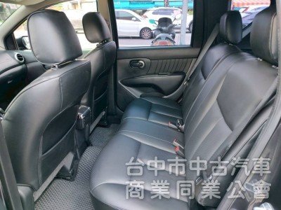 18日產樂薇娜LIVINA女用一手車