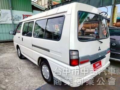 13中華得利卡八人座箱車手排2.4cc