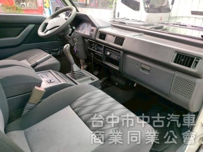 13中華得利卡八人座箱車手排2.4cc