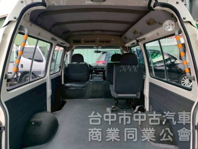 13中華得利卡八人座箱車手排2.4cc