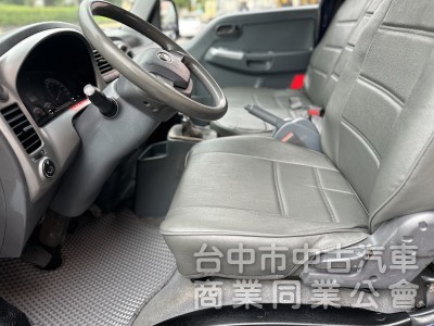 2015卡旺雙廂柴油貨車