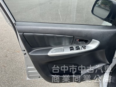 2013INNOVA一手車僅跑四萬多公里 非常稀有的客貨兩用車