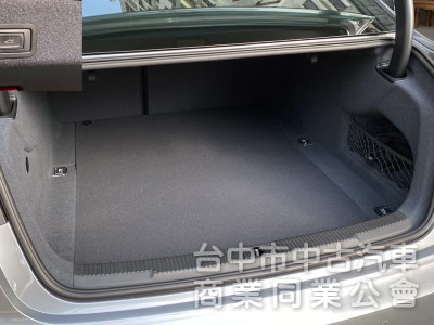 2013 Audi A6 Sedan　　低里程/第三方認證/雙前電動座椅/車偏警示/車道變換輔助/IKEY/天窗/電尾
