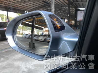 2013 Audi A6 Sedan　　低里程/第三方認證/雙前電動座椅/車偏警示/車道變換輔助/IKEY/天窗/電尾
