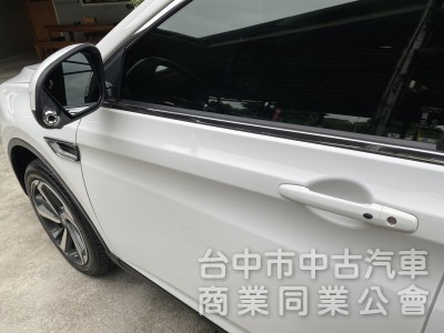 2021 Luxgen URX 7人健康樂活版　伸縮斜坡板／7人座／ACC／環景／腳踢尾門／抬顯／出遊福祉都能用！
