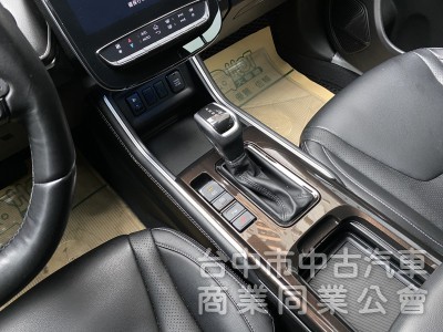 2021 Luxgen URX 7人健康樂活版　伸縮斜坡板／7人座／ACC／環景／腳踢尾門／抬顯／出遊福祉都能用！