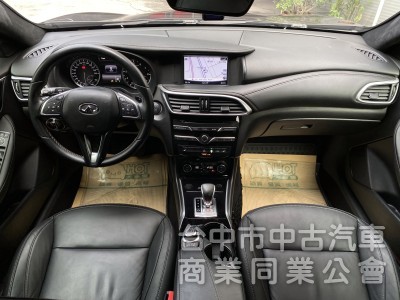 2017 Infiniti Q30 1.6t風尚版　一手車／原廠保養／原鈑件／雙前電動記憶座椅／導航／全景玻璃天窗
