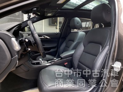 2017 Infiniti Q30 1.6t風尚版　一手車／原廠保養／原鈑件／雙前電動記憶座椅／導航／全景玻璃天窗