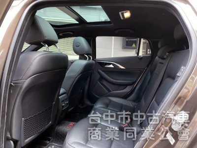2017 Infiniti Q30 1.6t風尚版　一手車／原廠保養／原鈑件／雙前電動記憶座椅／導航／全景玻璃天窗