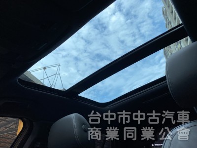 2017 Infiniti Q30 1.6t風尚版　一手車／原廠保養／原鈑件／雙前電動記憶座椅／導航／全景玻璃天窗