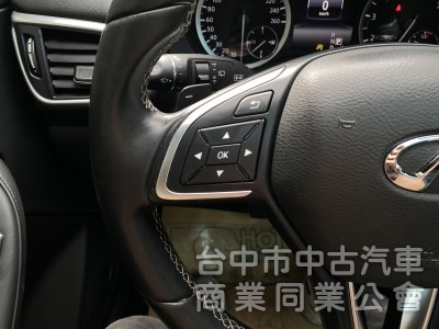 2017 Infiniti Q30 1.6t風尚版　一手車／原廠保養／原鈑件／雙前電動記憶座椅／導航／全景玻璃天窗