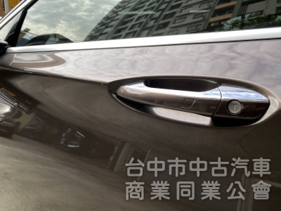 2017 Infiniti Q30 1.6t風尚版　一手車／原廠保養／原鈑件／雙前電動記憶座椅／導航／全景玻璃天窗