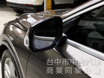 2017 Infiniti Q30 1.6t風尚版　一手車／原廠保養／原鈑件／雙前電動記憶座椅／導航／全景玻璃天窗