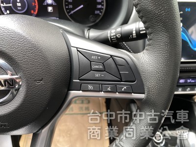 2021 Nissan Kicks 1.5智行旗艦版　車偏/盲點/環景 /LED頭燈　五門小車