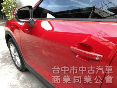 2018 Audi Q2 35 TFSI Luxury　升級carplay／車況佳／第三方認證／原鈑件